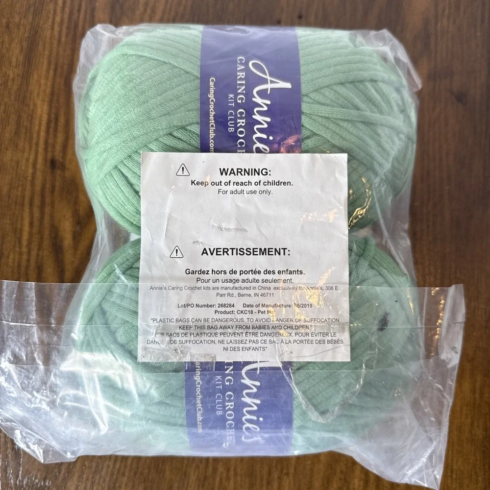 Annie's Caring Crochet Kit Club - CKC18 Pet Mat Learn To Crochet Winter Craft